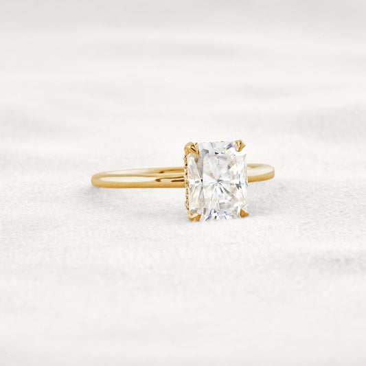 2.3 CT Radiant Cut Solitaire Moissanite Diamond Engagement Ring