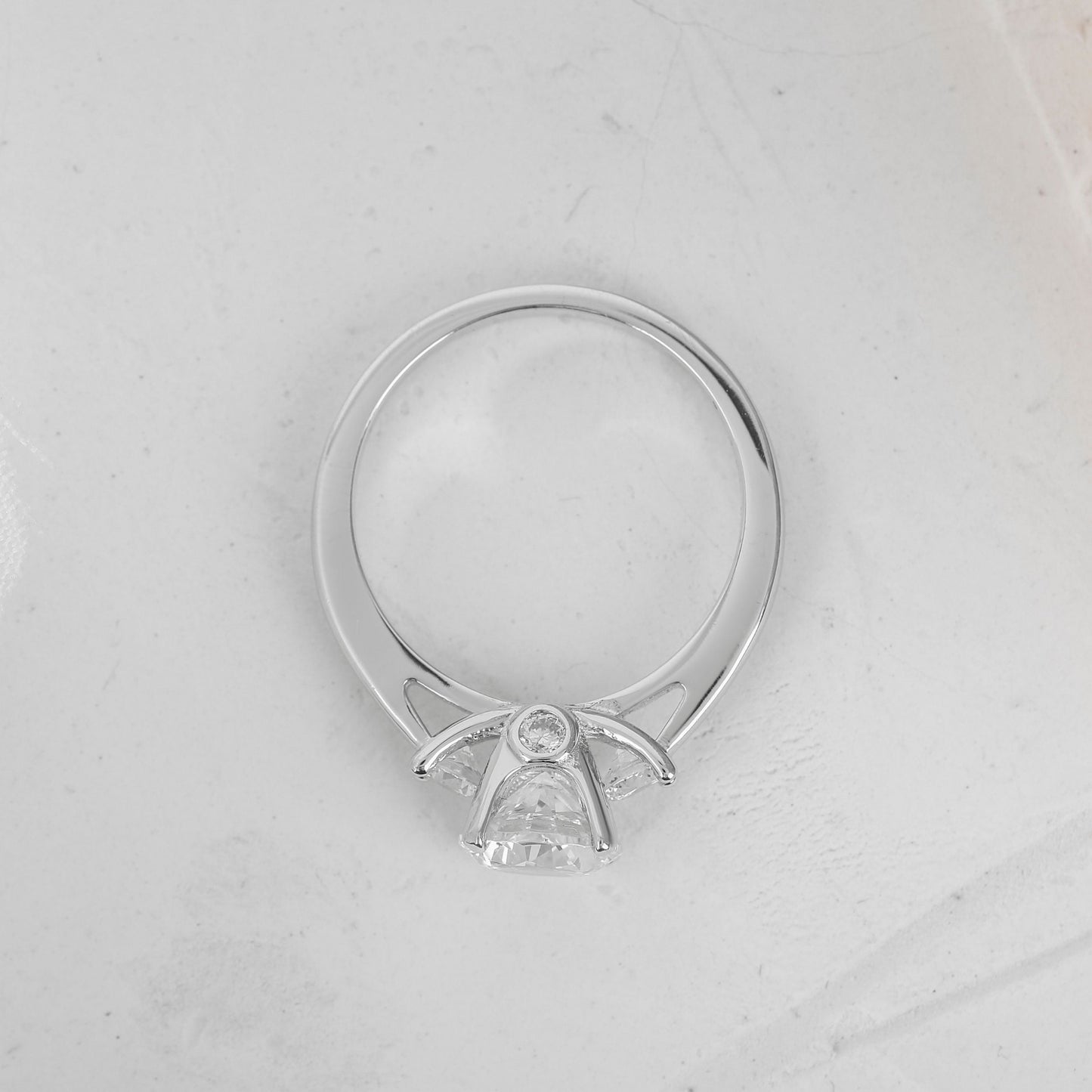 1 CT Round Cut Moissanite Diamond Engagement Ring