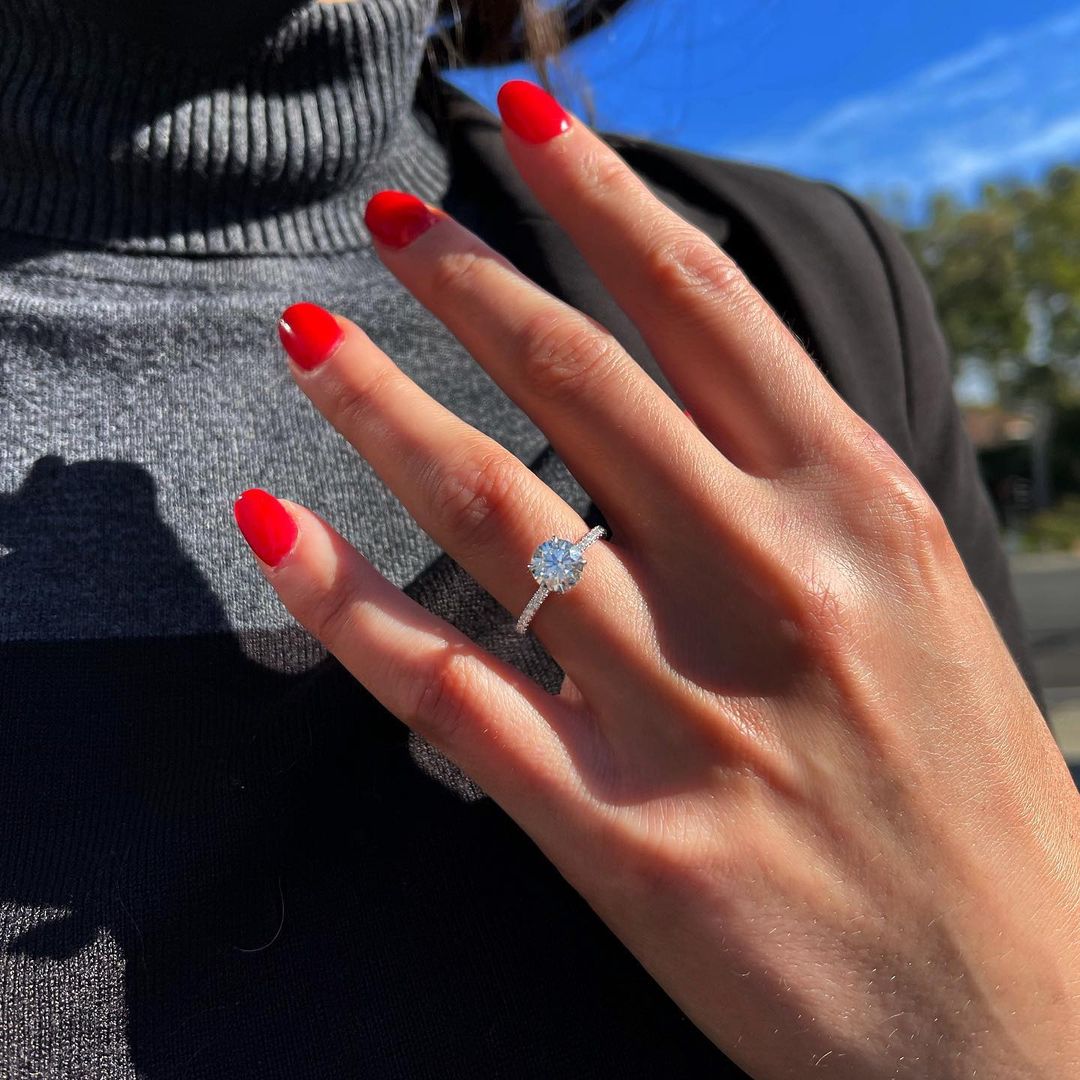 1.5 CT Round Moissanite Diamond Solitaire Engagement Ring