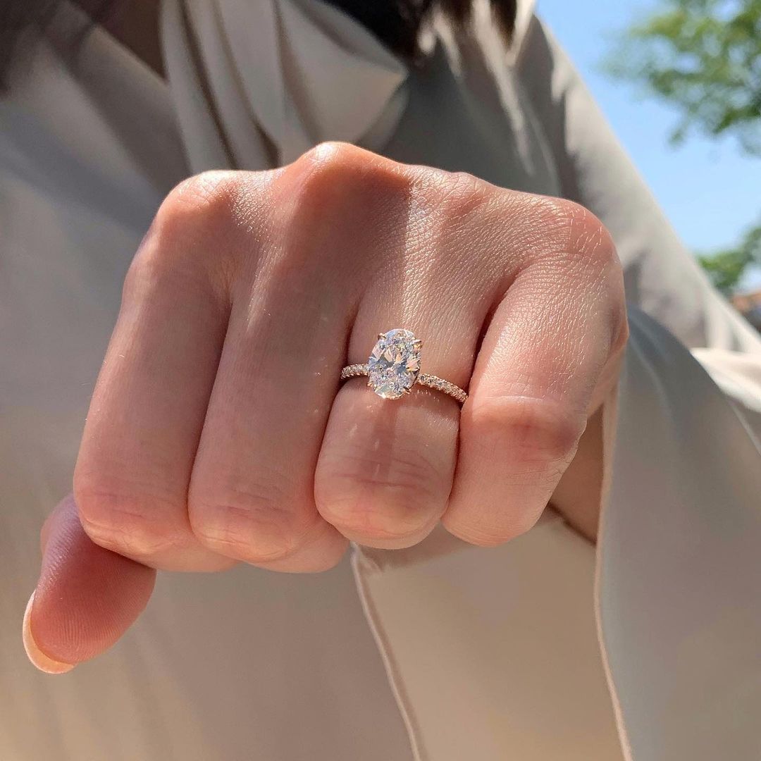 1.33 CT Oval Moissanite Diamond Solitaire Engagement Ring