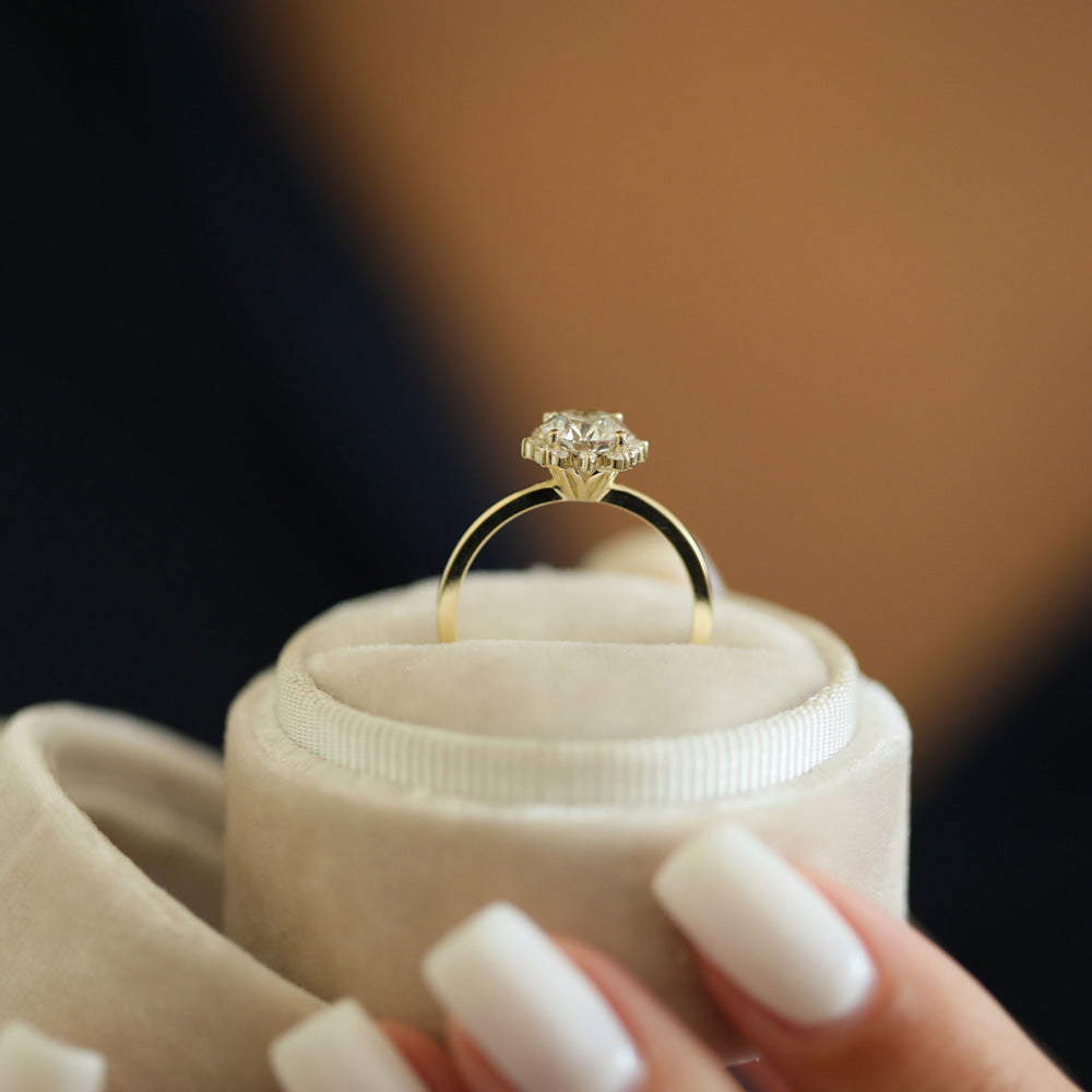 1.0 CT Round Moissanite Diamond Cluster Engagement Ring