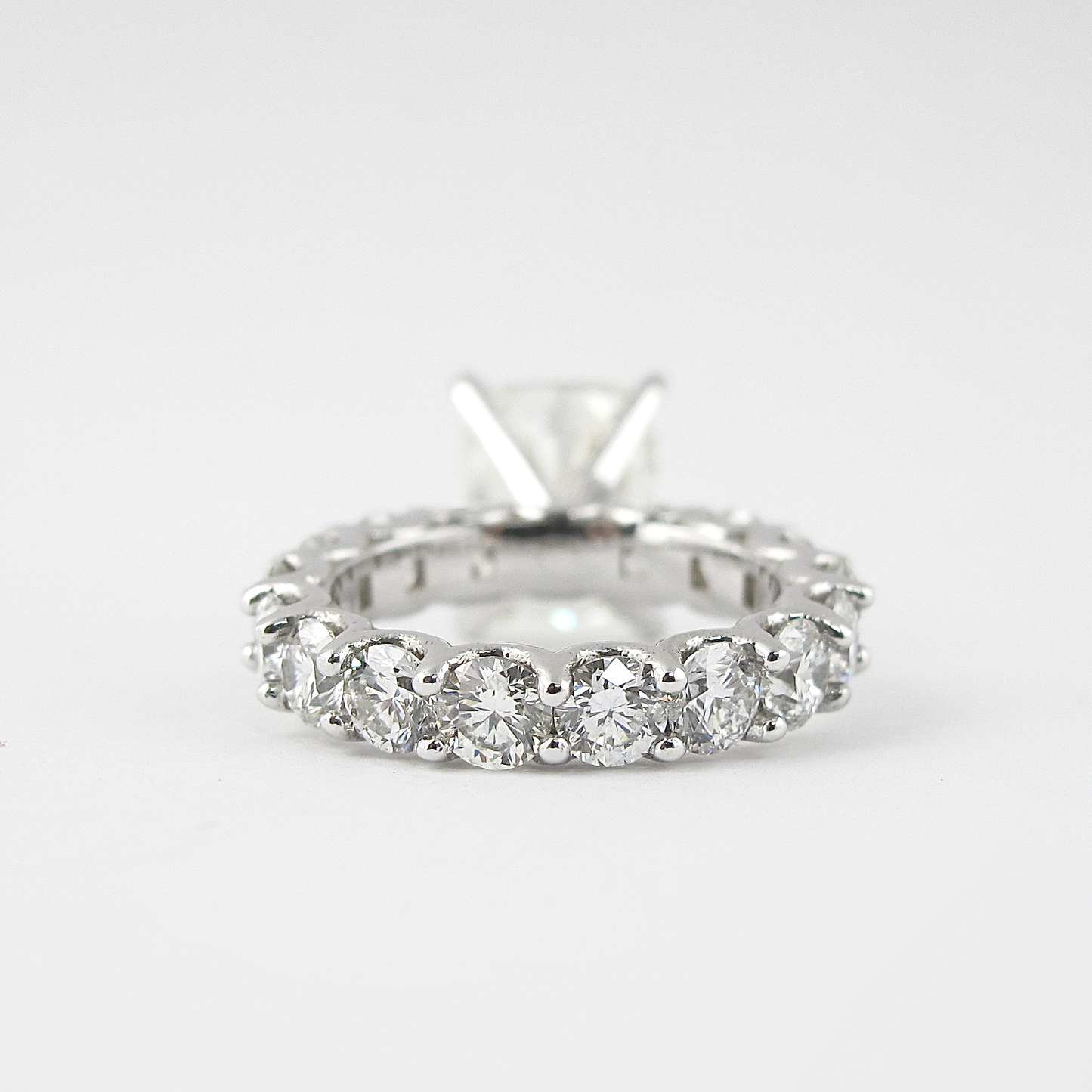 1.5 CT Cushion Moissanite Diamond Solitaire Engagement Ring