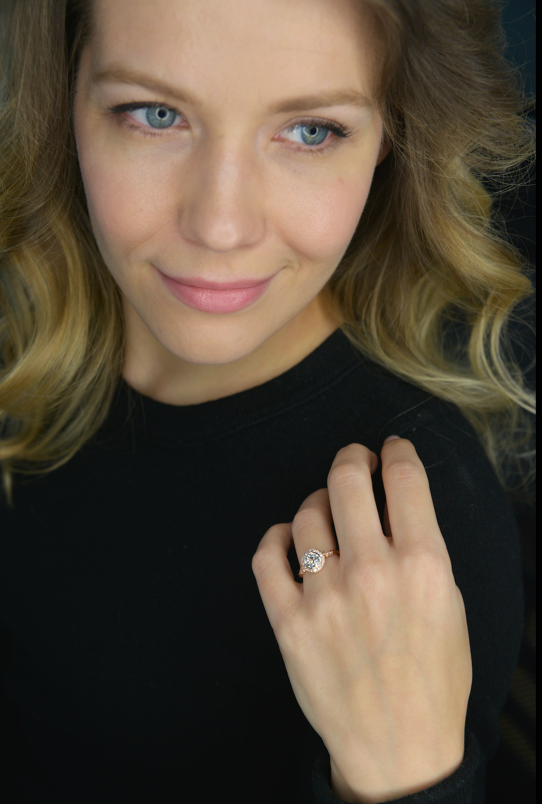 0.7 CT Round Moissanite Diamond Vintage Halo Engagement Ring