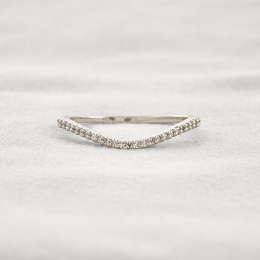 0.26 CT Round Shaped Swirl Moissanite Wedding Band