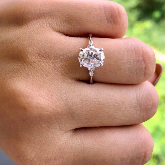 1.91 CT Oval Moissanite Diamond Cluster Engagement Ring