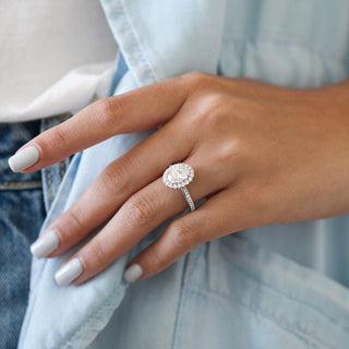 1.5 CT Oval Moissanite Diamond Halo Engagement Ring