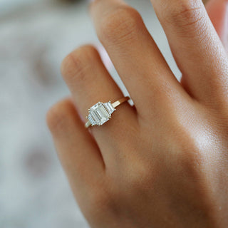 1.0 CT Emerald Moissanite Diamond Three Stones Engagement Ring