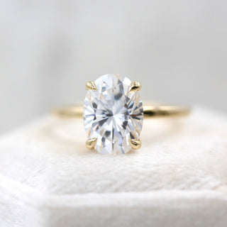 3.50 CT Oval Moissanite Diamond Solitaire Engagement Ring