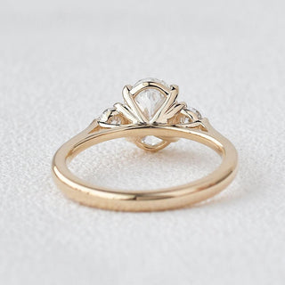 0.94 CT Oval Moissanite Diamond Three Stones Engagement Ring