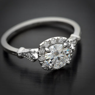 1.1 CT Round Moissanite Diamond Vintage Halo Engagement Ring