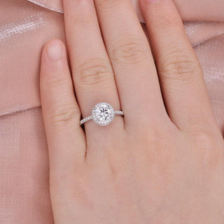 1.0 CT Round Moissanite Diamond Halo Engagement Ring