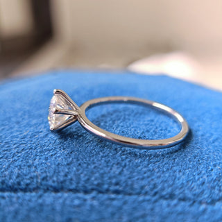 1.0 CT Round Cut Moissanite Diamond Solitaire Engagement Ring