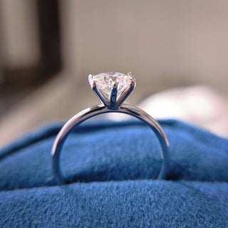 1.0 CT Round Cut Moissanite Diamond Solitaire Engagement Ring