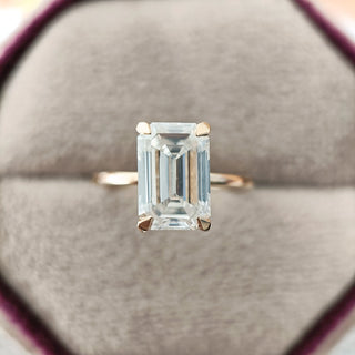 2.62 CT Emerald Cut Moissanite Diamond Engagemenr Ring