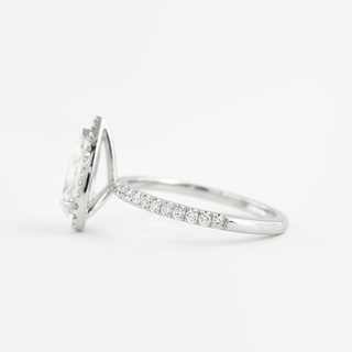 1.5 CT Pear Moissanite Diamond Halo Engagement Ring