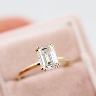 1.55 CT Emerald Moissanite Diamond Solitaire Engagement Ring