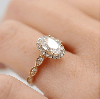 1.33 CT Oval Moissanite Diamond Halo Engagement Ring