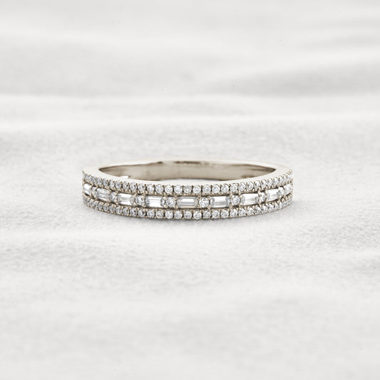 0.54 CT Baguette & Round Shaped Moissanite Wedding Band