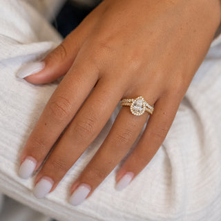 1.33 CT Pear Moissanite Diamond Halo Engagement Ring
